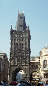 Der alte Turm am Platz der Republik